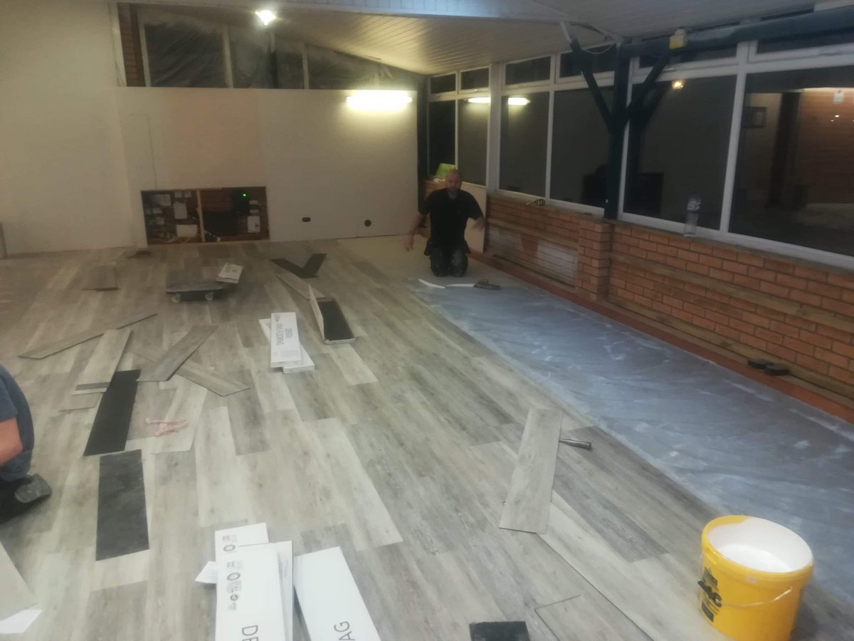 rubyflooringltd's tweet image. Restaurant refurb in lanark
Using @FBallUK 1200 screed and lime oak grey LVT