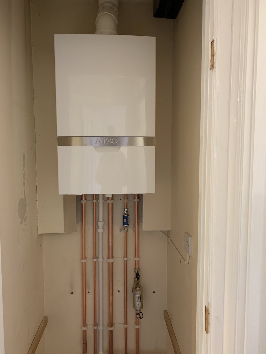 EddieGasman's tweet photo. Mon Tuesday ... new economisers , prefer the older controls, but hey hopefully it’s an improvement https://t.co/zyAyrsJ3t5