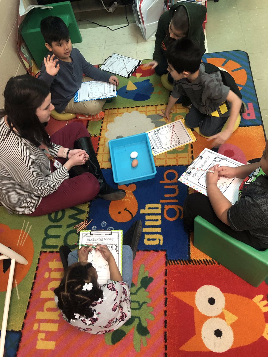 MissCrosswhite2's tweet image. Miss Crosswhite’s class learned about MLKJr today and what he stood up for with science experiment. It’s what is in the inside that counts. #sameontheinside #MLKDay #ZD6OnTheMove #beulahZD6