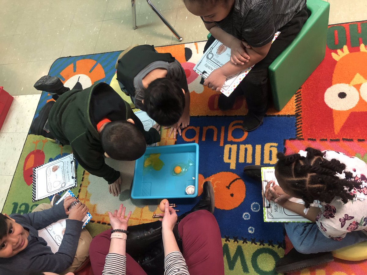 MissCrosswhite2's tweet image. Miss Crosswhite’s class learned about MLKJr today and what he stood up for with science experiment. It’s what is in the inside that counts. #sameontheinside #MLKDay #ZD6OnTheMove #beulahZD6