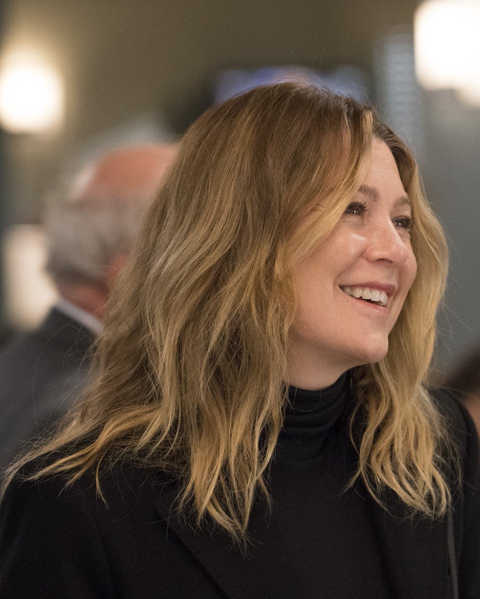EllenFansite's tweet image. #GreysAnatomy"Girlfriend In A Coma" Episode Stills #EllenPompeo
ellen-pompeo.com/photos/thumbna…