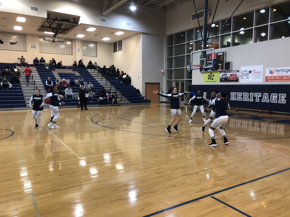 djbrianpate's tweet photo. Getting ready to announce for @USATODAY #23 in the women’s high school basketball poll @HHS_LadiesHoops as they take on @KnightdaleHS in #NACVI #NAC6 conference action! #HSOTScores @NickStevensHSOT https://t.co/oz8yLhMtZz
