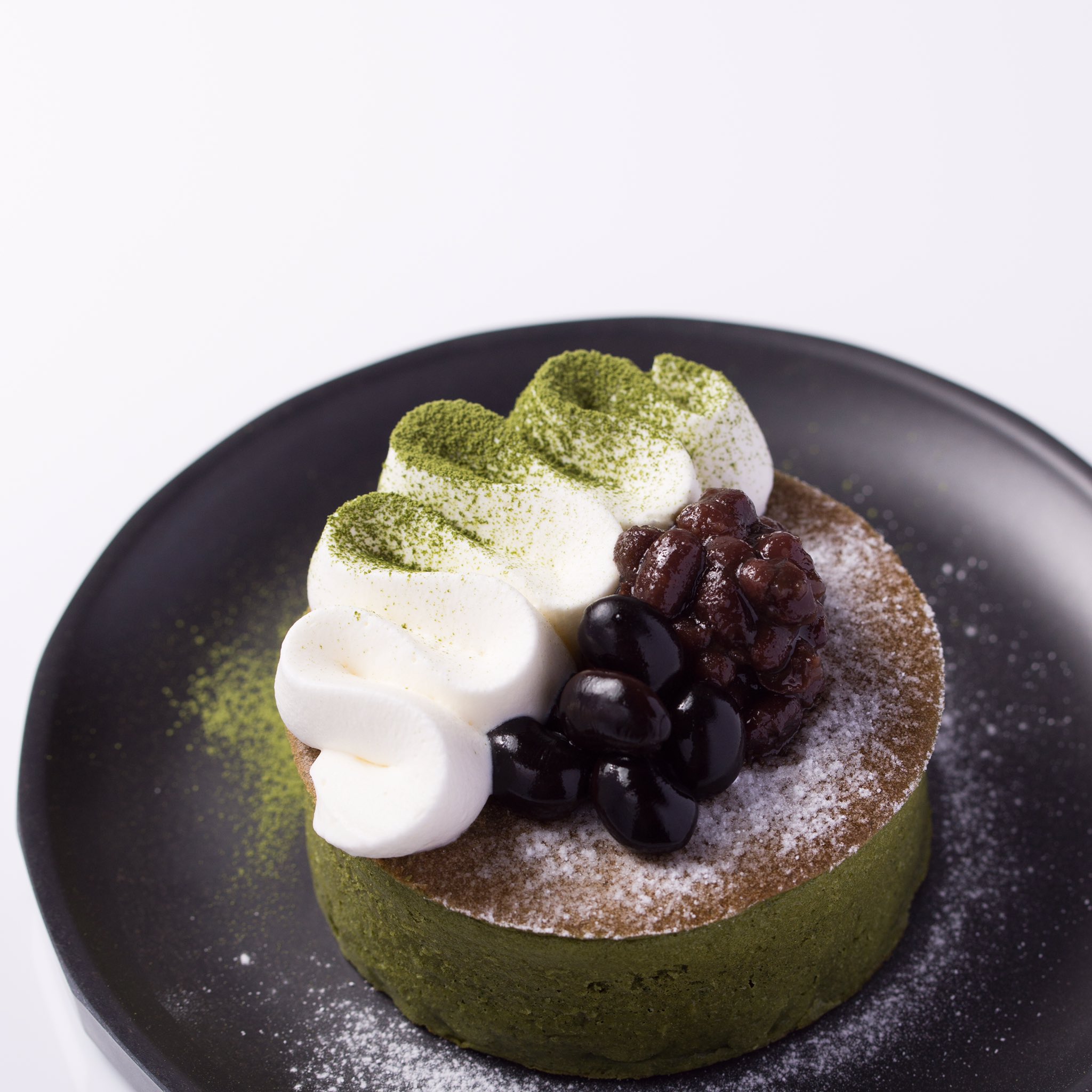 雪ノ下京都本店 今日から抹茶のパンケーキ再開です お待たせしました 小豆や黒豆は店内で炊いております 生クリームは純生です 抹茶も宇治抹茶を使用 ほんのりした甘みと苦味が美味しいです 抹茶 パンケーキ 京都 二条 T Co