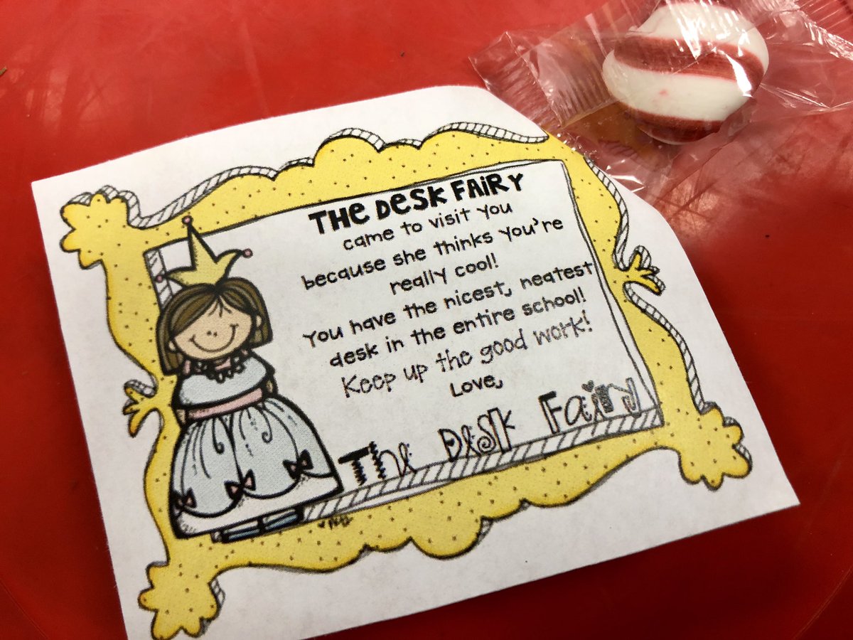 CFISD_LSeale's tweet image. I love seeing the positive things my student teacher does with the class! #DeskFairy #OneMoreSemester #CFISDspirit #LoweryProud #Blessed @KirstieEadeh