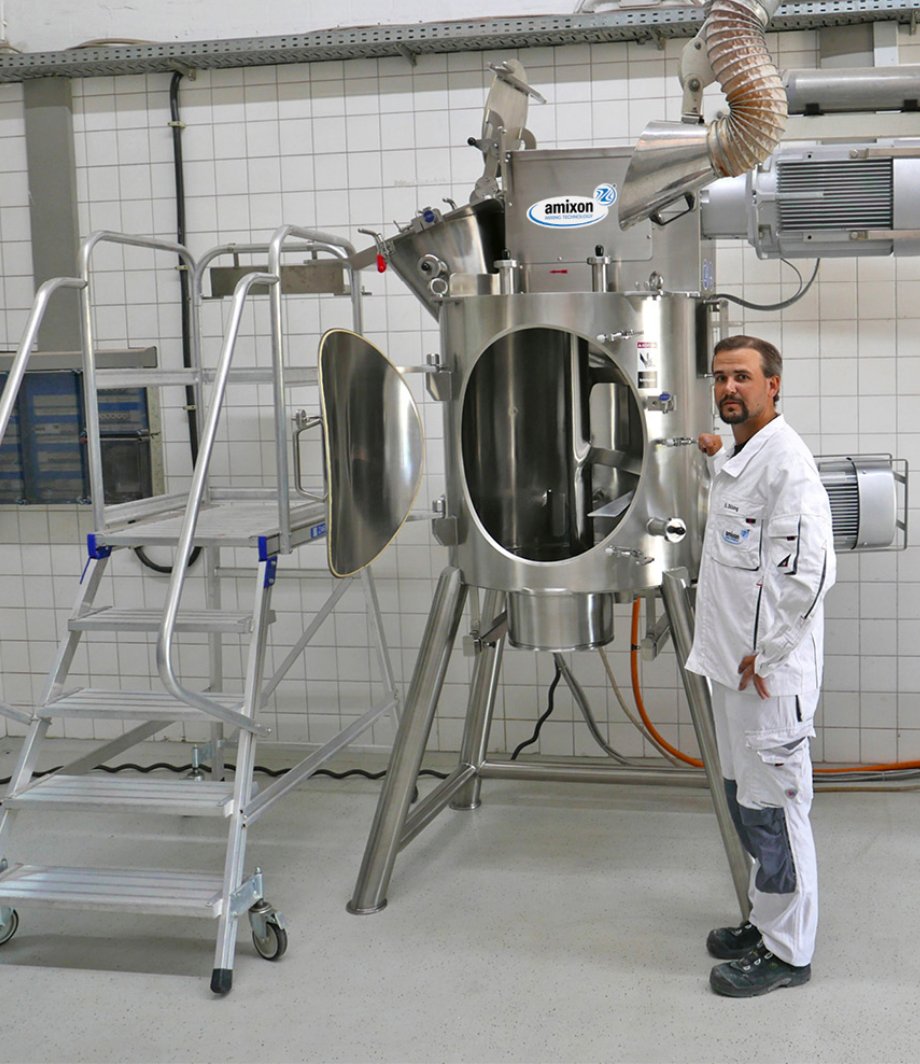 Mezclador vertical de un eje / mezclador de cinta (VM)
Calidad de mezcla ideal para materiales secos, húmedos y viscosos a niveles. #Technology 
#AmixonMixing #EHEDG #FDA #Sanitario #Farmaceutica