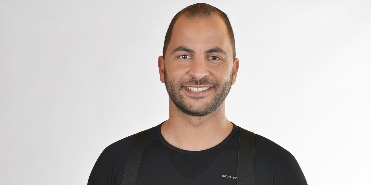 Debo ser la única que no soporte a este imbécil.

Cuando le dices a un tío que te deje en paz y te dice '' ven que yo sé lo que tu quieres, hacer la cucharita '' y seguido te mete mano. Decid lo que queráis, pero es un puto asqueroso.

#GHDUOLimite2