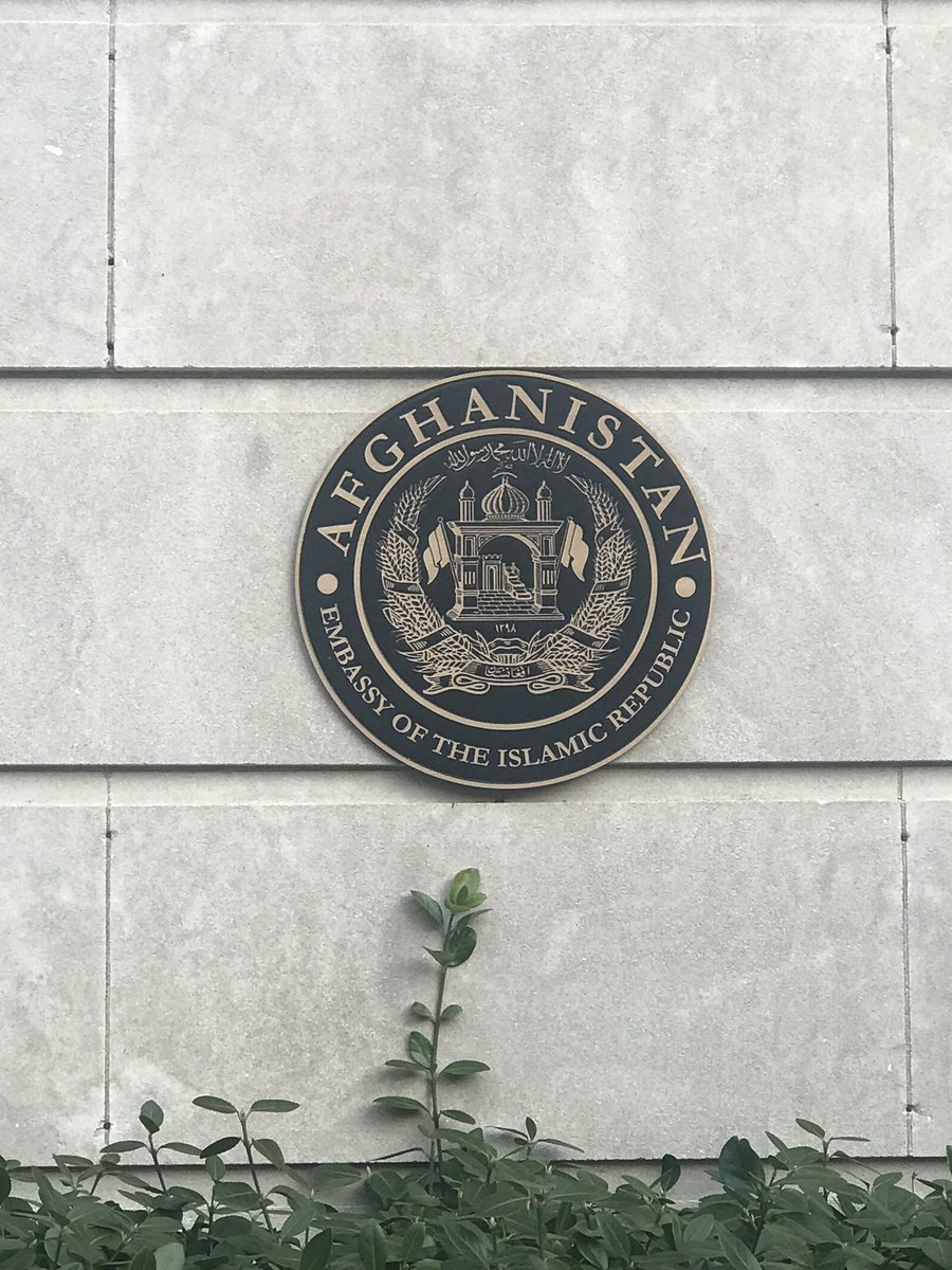 victakacs's tweet image. We are so grateful to the @Embassy_of_AFG for their hospitality today as we learned so much about the nation of Afghanistan inside its beautiful embassy! 🇺🇸 🇦🇫 @StPiusX @CloseUp_DC #PanthersInDC