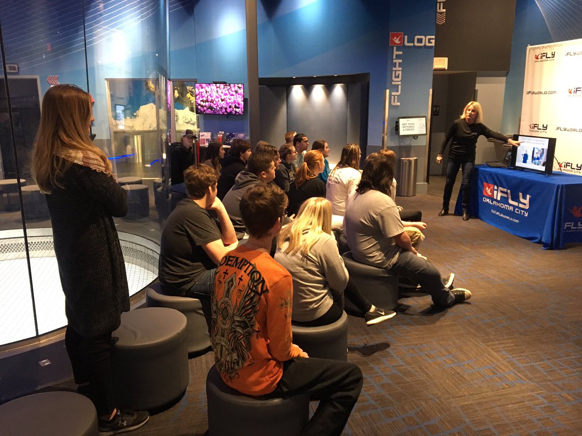 SteveMaier_'s tweet photo. Today #AlvaPhysics went to #iFLY #OKC!! #iteachphysics #GoldbugPride @osules https://t.co/0HfE65AlNN