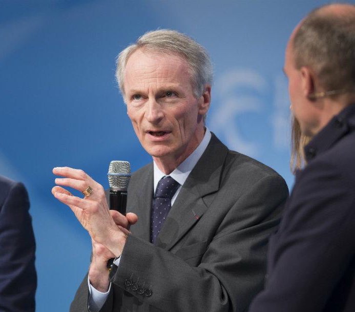 Un très bon choix pour remplacer Carlos Ghosn à la tête de #Renault  :  Jean-Dominique Sénard un dirigeant  exceptionnel qui a été très apprécié chez <a href="/Michelin/">Michelin</a> . Humain, bienveillant, visionnaire, accessible pour tous  . Contente pour les employé.e.s