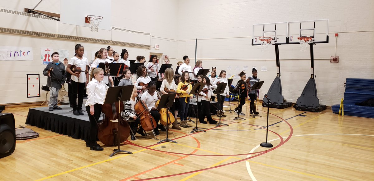 VanCorlaer's tweet photo. Some photos from the @VanCorlaer 2018-2019 Winter Concert. Featuring  our  orchestra, band, chorus and music students.  @SCSchools https://t.co/p6EvCYNIcp
