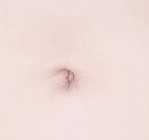 heso_bot's tweet photo. 白い肌の真ん中にポツンとあるおへそがセクシーですね😆
#へそ
#おへそ
#へそフェチ https://t.co/Cfuzx5yyyu
