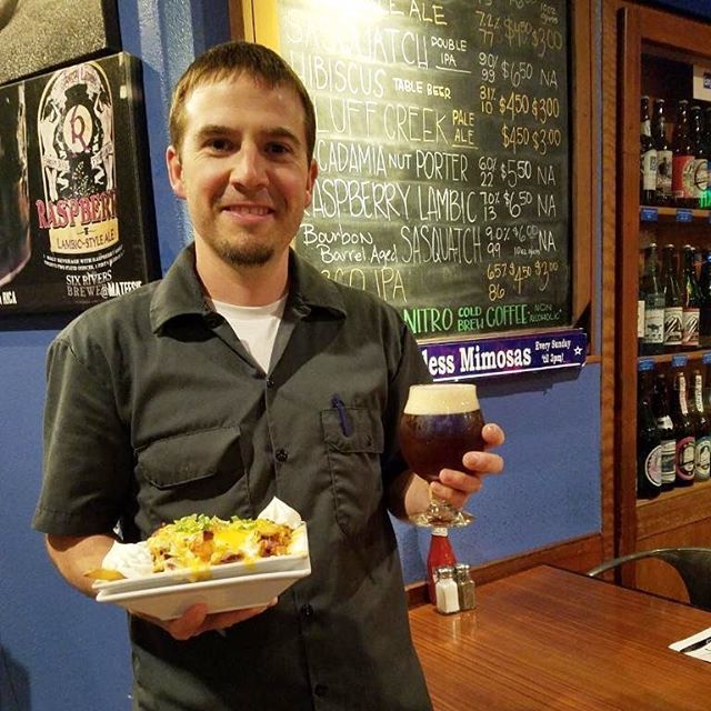 New Happy Hour Menu featuring $5 pizzas, as well as wings, fries, Street tacos and more for just $10. Monday-Friday 4-6pm - get in here ! .
.
#sixriversbrewery #brewery #HappyHour #FoodSpecials #Food #CraftBeer #Beer #Tacos #Pizza #Wings #Lunch #Dinner #… bit.ly/2RZFy5A