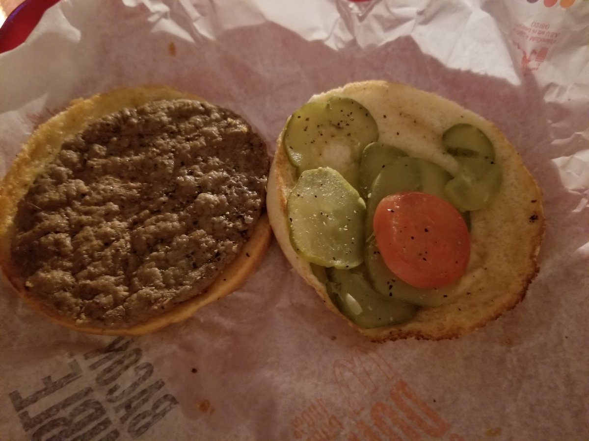 clhepler's tweet photo. Paid to add tomatoes to My hamburger at @McDonalds #NotGoodService It just keeps happening. #CustomerNotImportant https://t.co/h4LoKA2E3Y