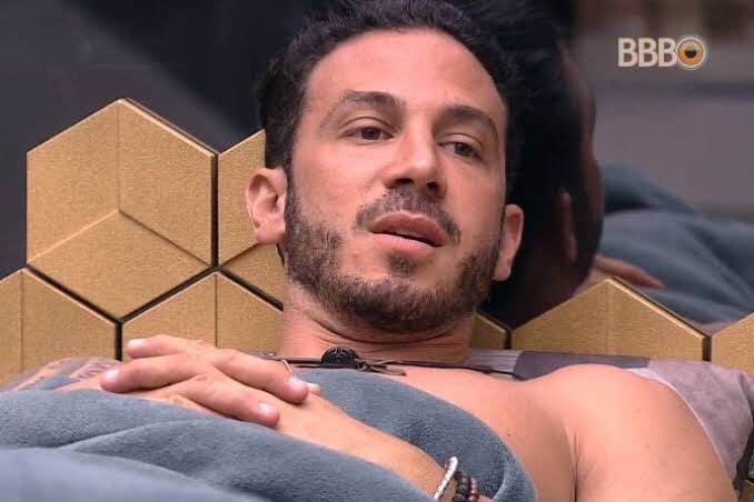 ijoaoswift's tweet image. definição de embuste atualizada. #BBB19