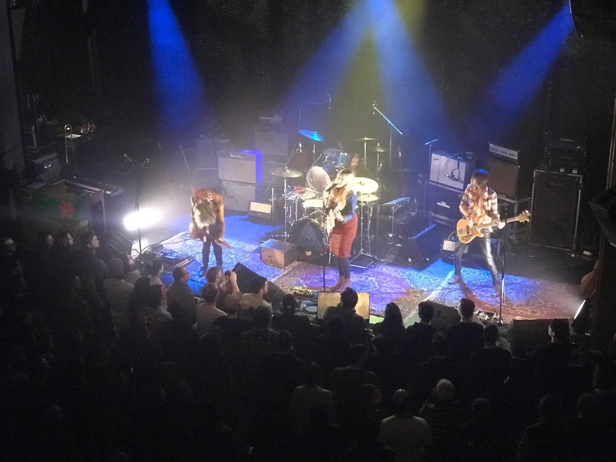 warnermusicmtl's tweet photo. Quelle belle soirée avec ⁦@THEDAMNTRUTH1⁩ ce soir à Québec! #devilishfolk https://t.co/C5pburKp3R