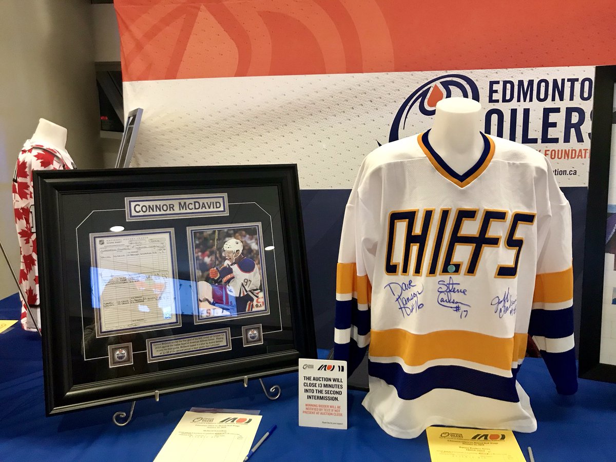 SpectrumAuth's tweet image. We got all the 🔥 items out tonight! The energy is high tonight at @RogersPlace as we put up a fight against @DetroitRedWings 💪🏼 Come check us out! #LetsGoOilers @EdmontonOilers @Oil_Foundation