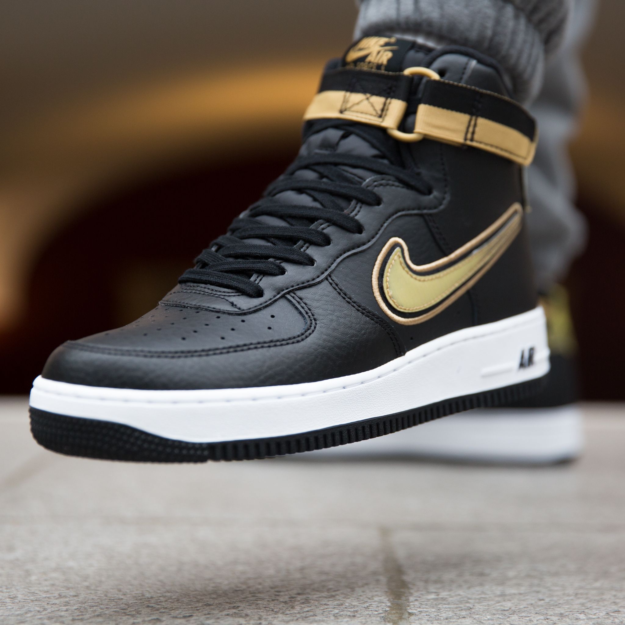 Air force 1 high cheap '07 lv8 - white/metallic gold