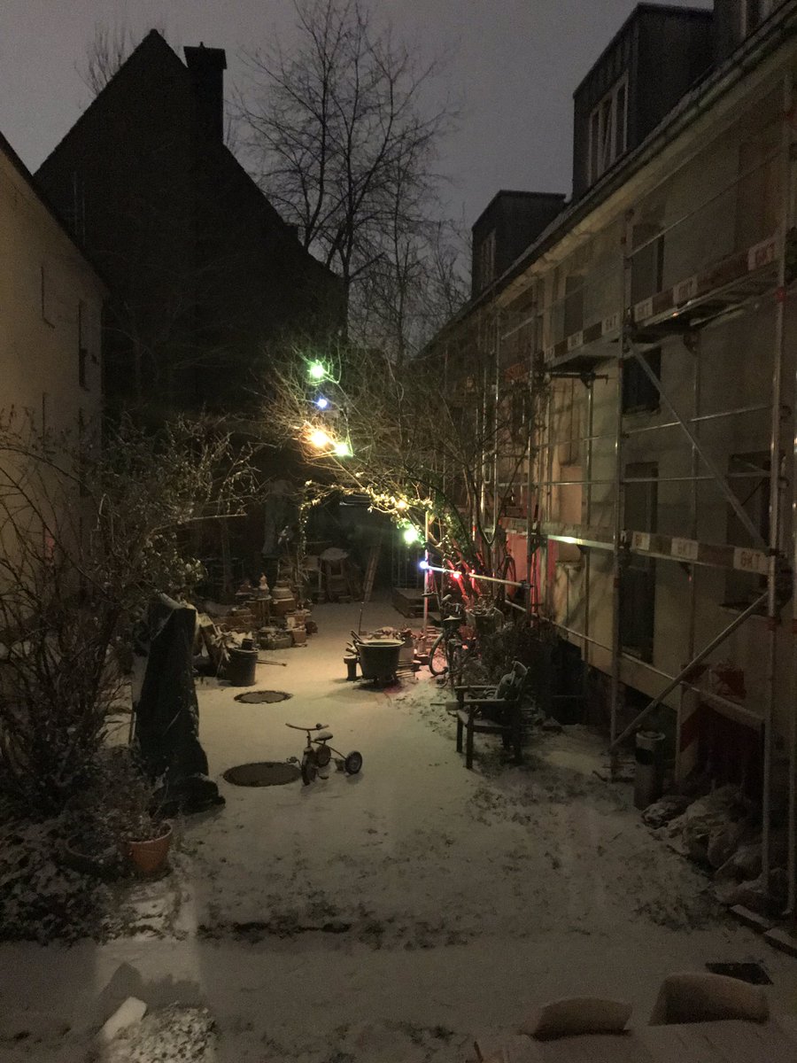 Der pure Zuckerguss-Kitsch: Blick in den Garten unseres Wohnprojekts Breul-Tibus #Münster, 23.1.2019, 7 Uhr. 😃 #anderswohnen #Winter #wohnprojekte #Mietrebellen