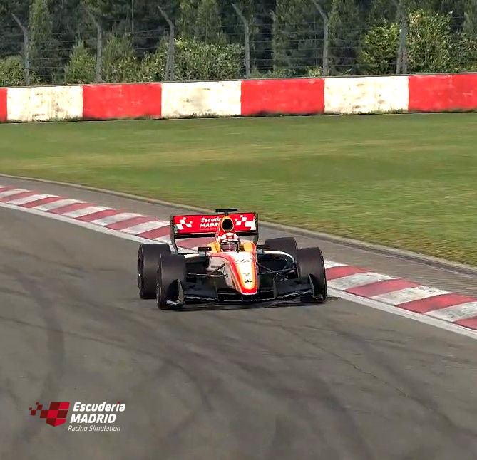 Más de 80 coches a elegir y circuitos con más de 230 configuraciones diferentes, equipamiento profesional... ¡y nosotros, los más majetes del país! 😎😁 Ven a disfrutar de lo mejor en #SimRacing #iRacing #eSports en #LasRozas #Madrid ⚡ escuderiamadrid.com  ⚡