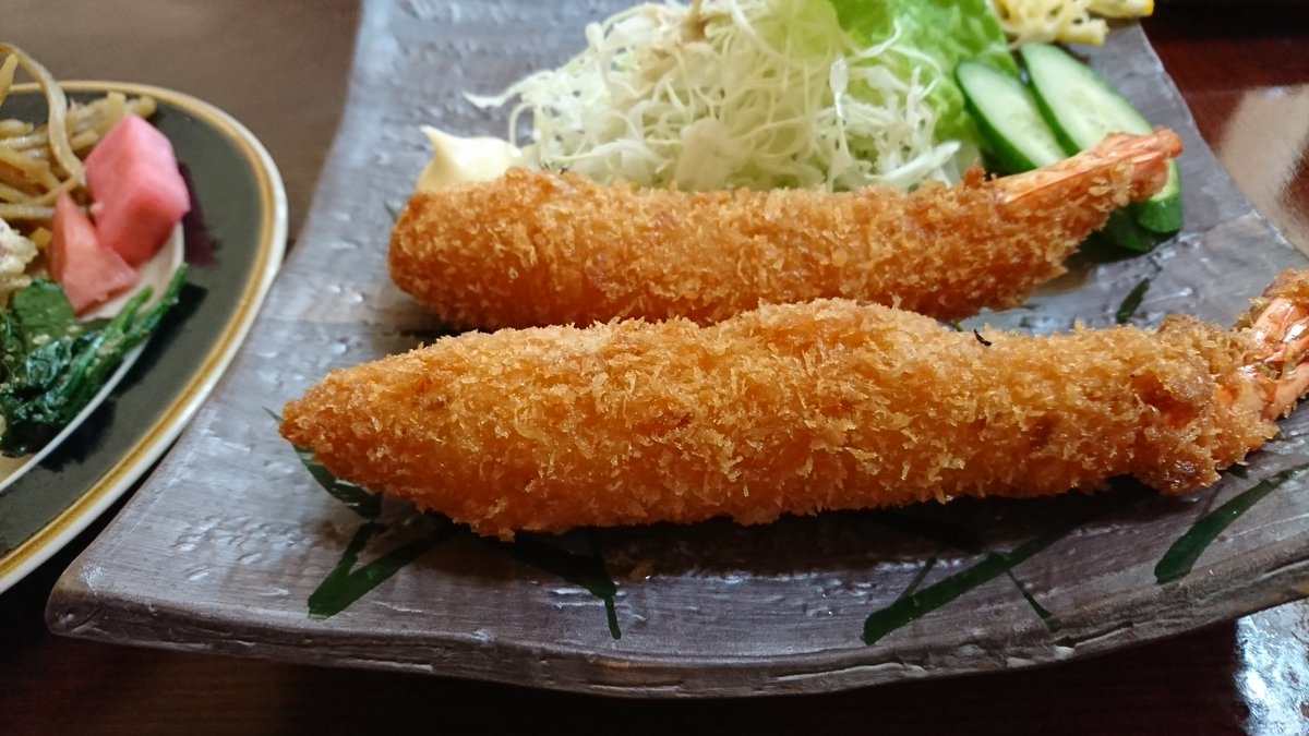 hiromimorita2's tweet image. こんにちは😊
霜降りて朝焼けうっとりの朝🌄
昨日ランチで食べたエビフライ
サクッ身はぷりっとジュウシー
美味でした🍤
感謝の心に優しい笑顔で
好意に答えるには努力をもって☆
給食会に招待されたので
行ってきます☺
柔らかな午後をね😊❤️🍀💞
#日の出倶楽部 
#朝焼け 
#シクラメンの花 
#ランチ