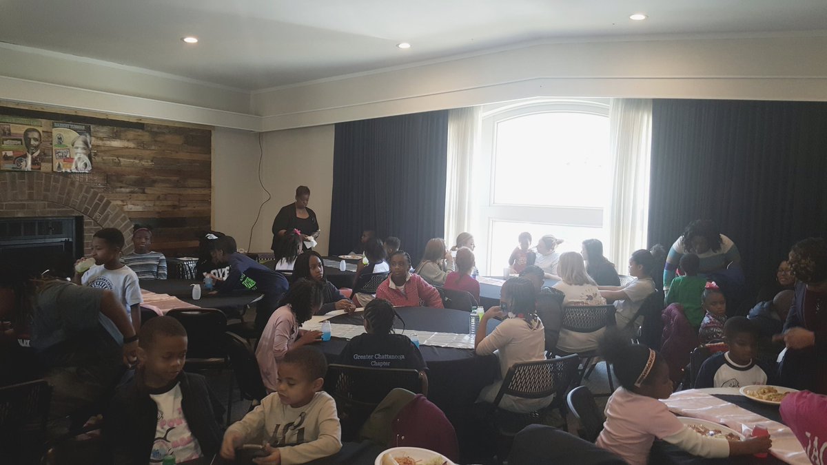 ChattMoms's tweet photo. It was a day of service and making a difference in the lives of children. Greater Chattanooga families spent MLK Day with the children at Tennessee Baptist Children's Home. @jackandjill_SER @JackandJillInc
#MLKDOS2019 https://t.co/nzsKxKhUk3