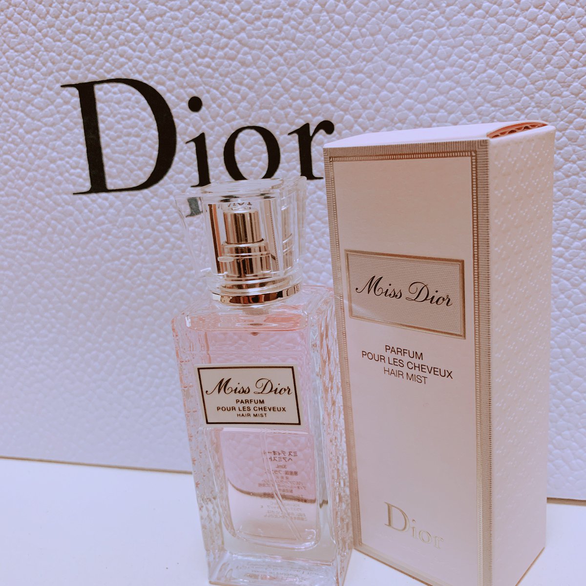 M Premier 大丸心斎橋店 先日diorのヘアミストを購入しました ヘアケアの成分も含まれており ピオニーの香りがメインで爽やかで女性らしい香りです 普段香水はあまり付けませんが ヘアミストだとほのかに香り毎日楽しめそうです M Premier