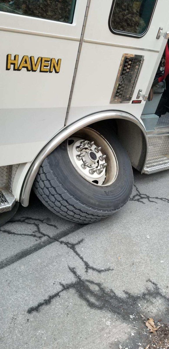 frankriccidc's tweet photo. I see a trend that is going to result in firefighters death or a civilian death! Call me silly, however when I ride on a fire engine I expect the wheels to stay on @FirematicSupply #tak4 #Pierce @fireengineering @FDIC @BillyGoldfeder @TheSecretList @NewHavenFire @alexplitsas https://t.co/qKPVQPbctu