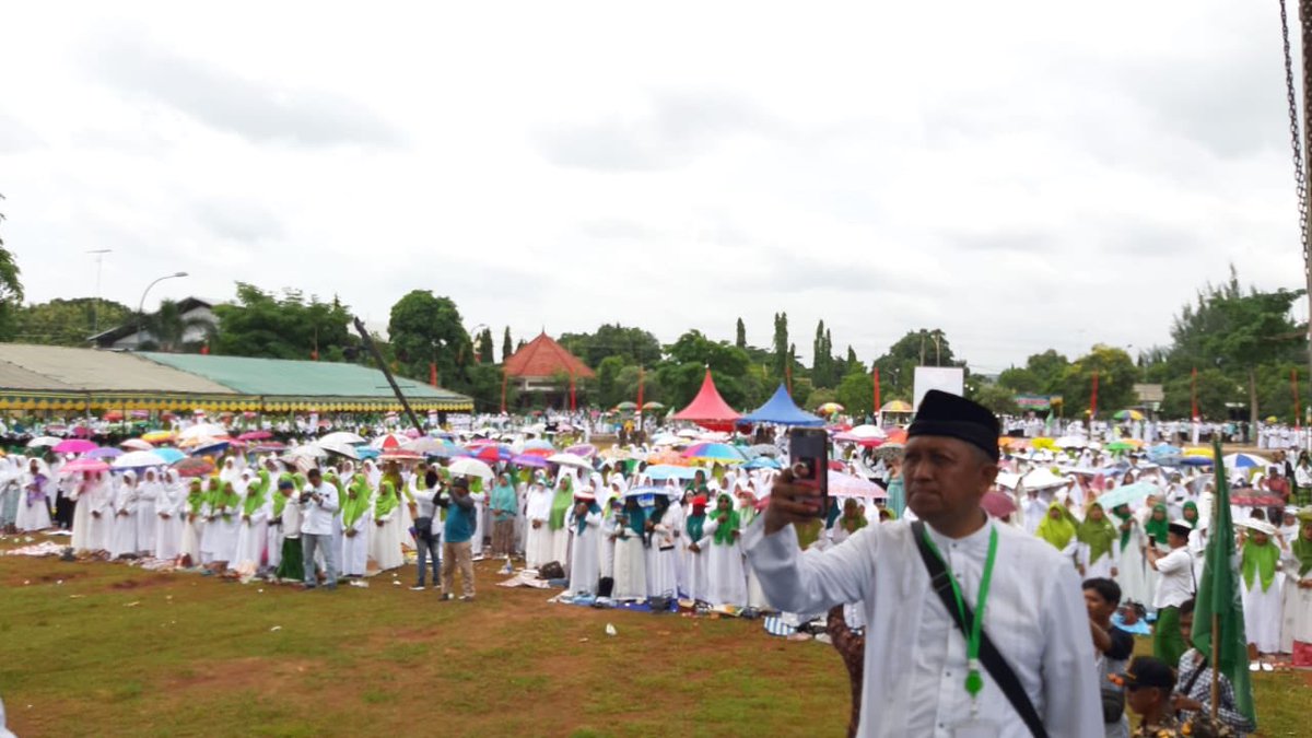Tuban Jawa Timur selamat dan sukses atas terselenggaranya deklarasi dukungan #jokowikyaimakrufamin
#01JokowiAmin #JokowiSatukanIndonesia 

<a href="/Brigade01_2019/">JOKOWI-MA'RUF AMIN</a> <a href="/jokowi/">Joko Widodo</a> <a href="/KHMarufAmin_/">K.H. Ma’ruf Amin</a> <a href="/Brigade01Jabar/">BRIGADE 01 JAWA BARAT</a> @MABESBRIGADE01 @KornasBrigade01 <a href="/cakimiNOW/">A Muhaimin Iskandar</a> <a href="/halimiskandarnu/">ABDUL HALIM ISKANDAR</a>