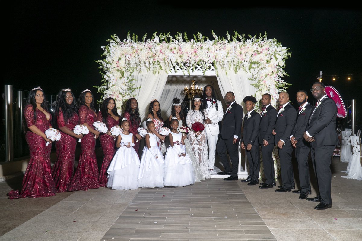 _StillGoing's tweet image. Meet the Flockas