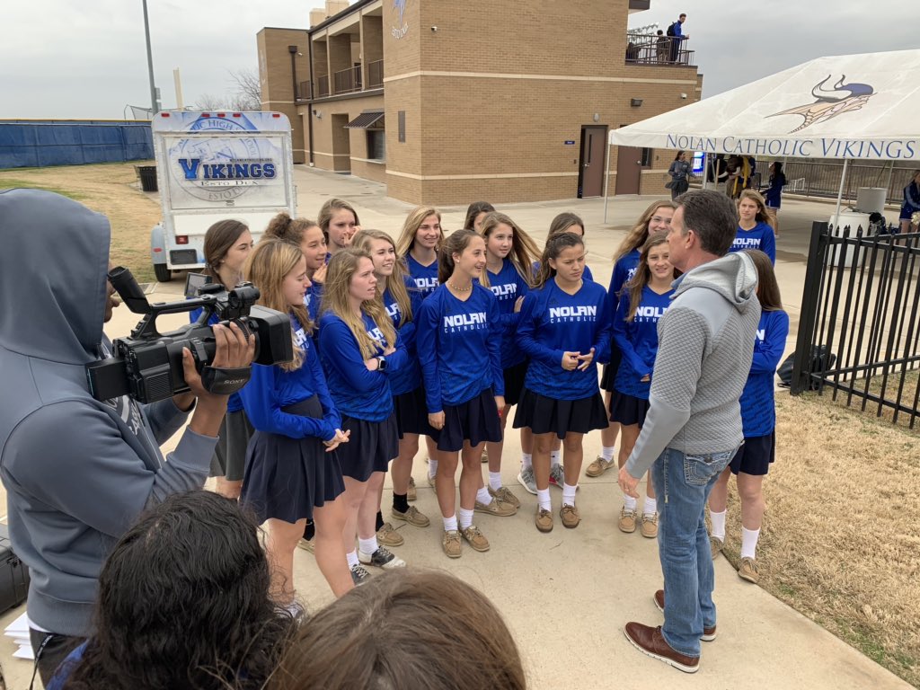 nolansoccer's tweet photo. LVSers in the spotlight @cbsdfw counting down the days until @nfl #superbowl53 #lvsCULTure #cbsdfw #cbsdfw11 @cbs11doug @SuperBowl https://t.co/sW9BVy5xdR