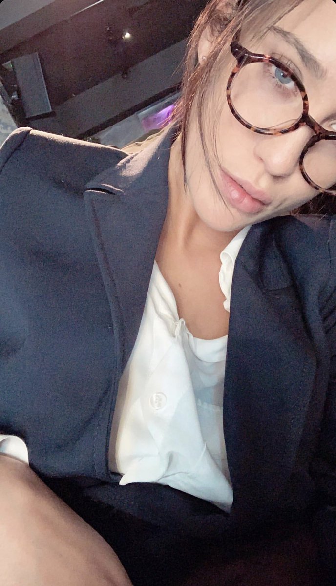 shayierra's tweet photo. Business woman 👄 https://t.co/srDyeYC3nA