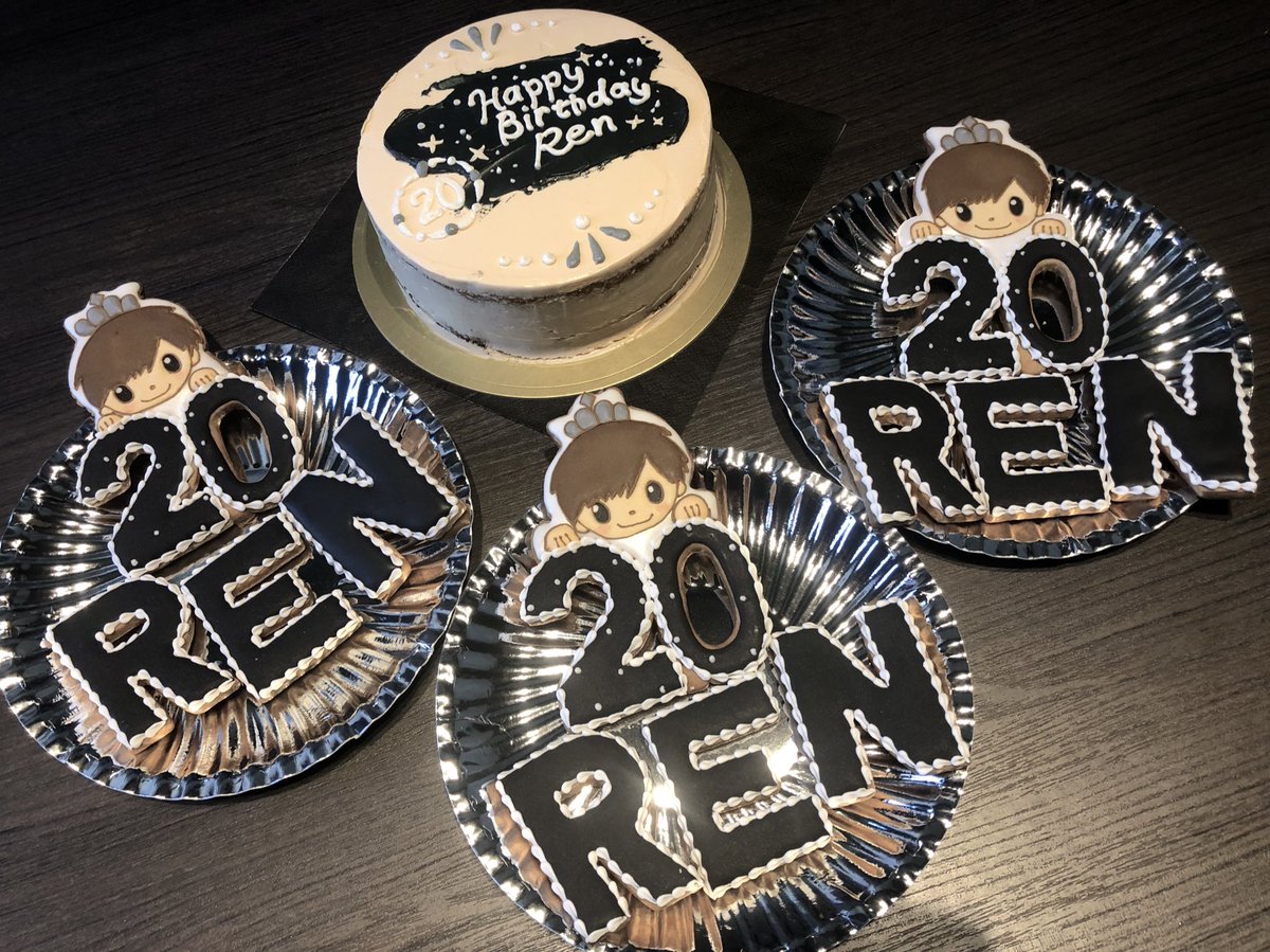 mupreme23's tweet photo. れんれんれん(∂ω∂)(∂ω∂)(∂ω∂)🎂❤︎ 
2019.1/23 1:23（20）
#永瀬廉
#永瀬廉誕生祭
#俺も今日で20歳だ
#れんsはたちdays
#れんれん20歳おめでとう 
#れんれんエゴサして https://t.co/3LrsPXNJi7