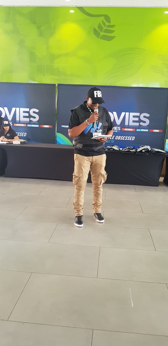 MNet's tweet image. It&apos;s briefing time with @carteblanchetv&apos;s @macmoleli. #MNetCaseFile