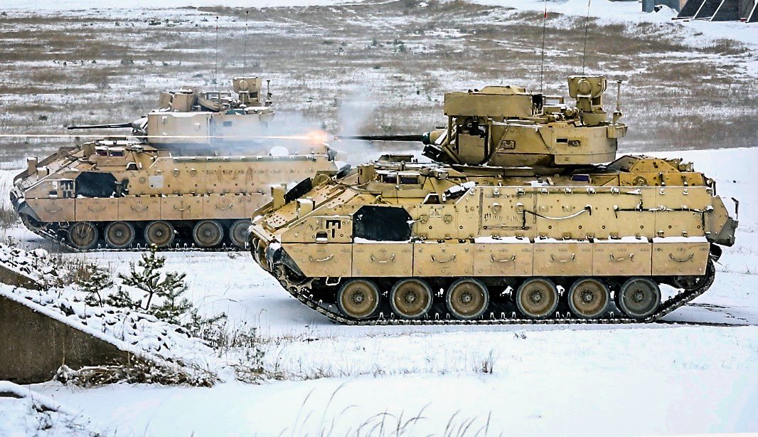 Who's ready for a #snow day?
A #USArmy Bradley Fighting Vehicle crew with 1st Armored Brigade Combat Team, @1stCavalryDiv fires rounds down range during a live fire exercise at Camp Aachen in Grafenwoehr, #Germany #TuesdayTraining
U.S. Army photo by Sgt. 1st. Class Ron Lee