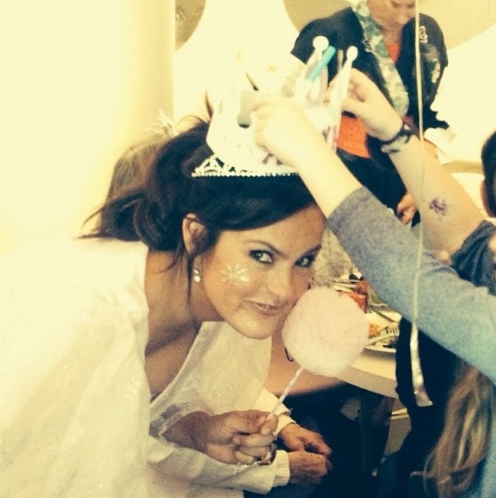 SpokenWordLife's tweet photo. HaPPy Blessed Day M! May The Lord bless you with many more! #Life #Celebrate #FlawlesslyFierce  RT @joyful_sabri: HAPPY HAPPY BIRTHDAY WONDER WOMAN @Mariska 🎊🎉🎁🎉🎊 
Have a great,fantastic, beautiful, amazing day 
I love you ❤❤

#FelizCumpleaños https://t.co/i9f8y7wGX1 https://t.co/2juddGDmyb