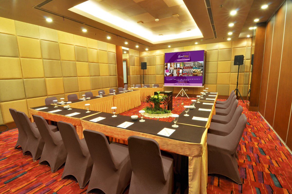 Jade meeting room can accommodate 20 - 50 people and dedicated to make your events and meeting more effective. Especially because our professional banquet team will ensure all your needs
#meeting #event #semarang