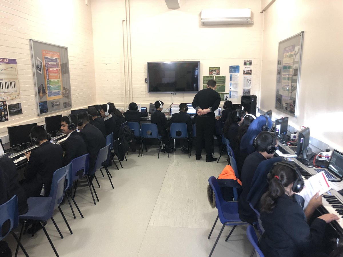 DenbighHigh's tweet image. Year 8 students recording their brilliant piano pieces in the Music Technology Suite as part of the Music Technology term in Production Studies! #tech4learning #musictech #excellence