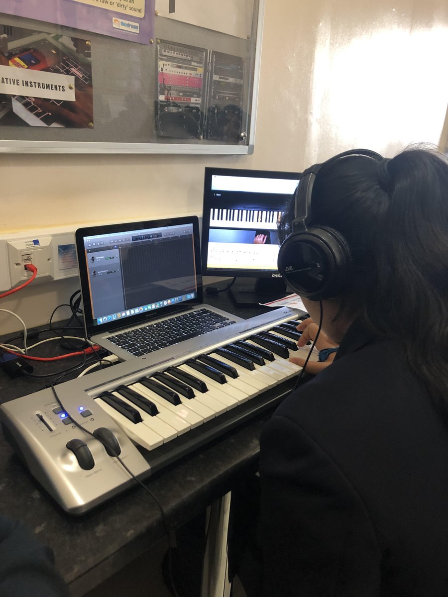 DenbighHigh's tweet image. Year 8 students recording their brilliant piano pieces in the Music Technology Suite as part of the Music Technology term in Production Studies! #tech4learning #musictech #excellence