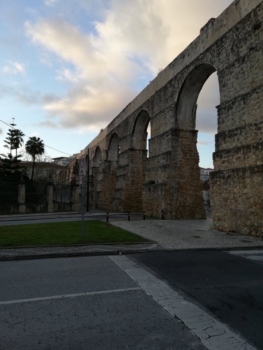 Franner6thclass's tweet image. Day 1: arrived in Lisbon after an early morning flight, with a train to our station for the week in Coimbra. We explored the city after a long day of travelling @EUErasmusPlus @Leargas #franner #ErasmusPlus