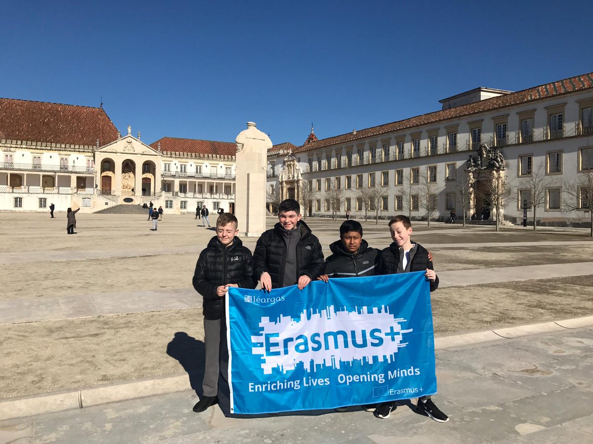 Franner6thclass's tweet image. Day 2: Enjoy first day in school, we were welcomed with a flag ceremony and assembly, we mixed with students and teachers and had a tour of the school and city. Following this we started our project work and finished with some football #franner @EUErasmusPlus #ErasmusPlus