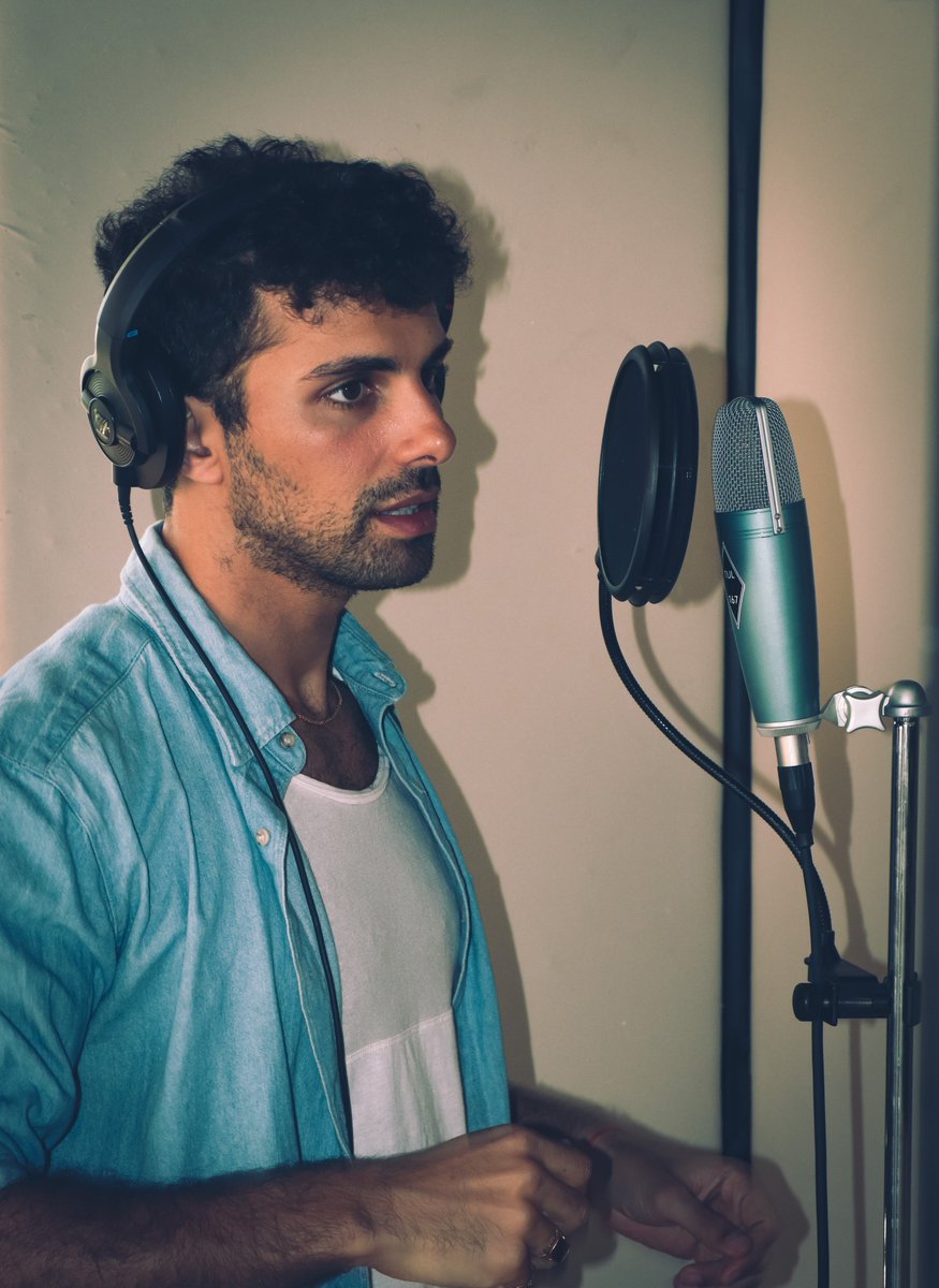 Singer &amp; songwriter <a href="/OshriMusic/">Oshri</a> working on some new material at <a href="/CosherStudios/">Cosher Studios</a> 👌🎶