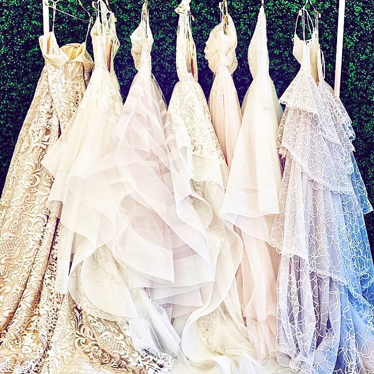 RMNBScKT's tweet image. Found my DRESS!!!  #perfectweddingdress #foundtheone #gettinghitched #marryingmybestfriend #herecomesthebride #teamtait #justustwo