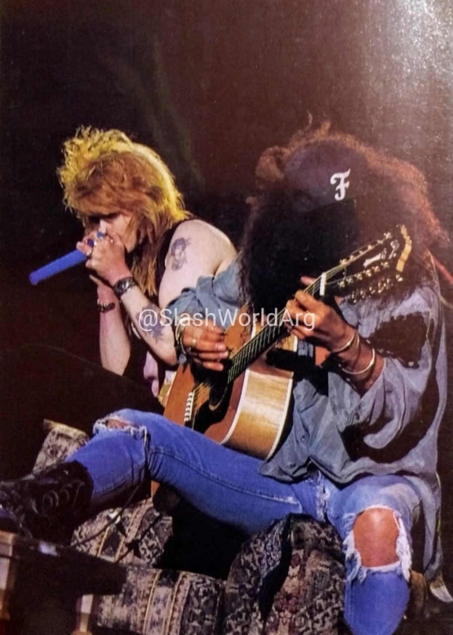 Former Guns N' Roses guitarist Slash signs copies of his autobiography ' Slash' at Waterstone's in Piccadilly, London Stock Photo - Alamy