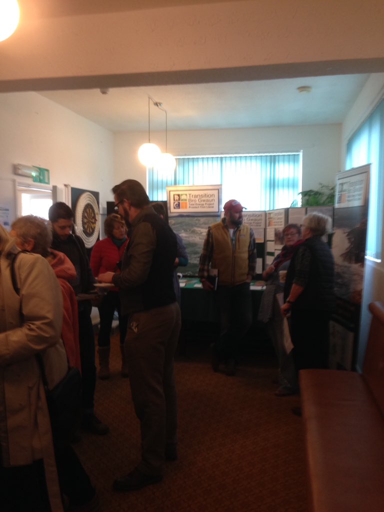 It's really busy now...lots of good #energy &amp; #climatechange conversations going on <a href="/TransitionBroG/">Transition Bro Gwaun</a> event