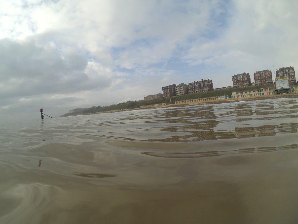 Dusting of snow on  #Lowestoft Beach  Air temp 1DegC  Sea temp 5DegC  #coldwaterswim #winterswims