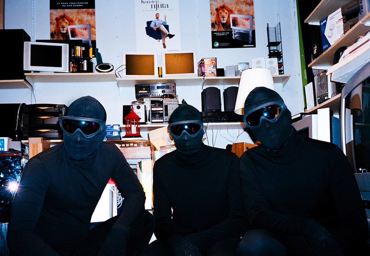 .<a href="/hipsmusic/">Hips</a>'s addictive funk-pop nugget 'Upsidown' is a colour-laden, smile-inducing homage to Prince's golden run - we're addicted... clashmusic.com/news/premiere-…
