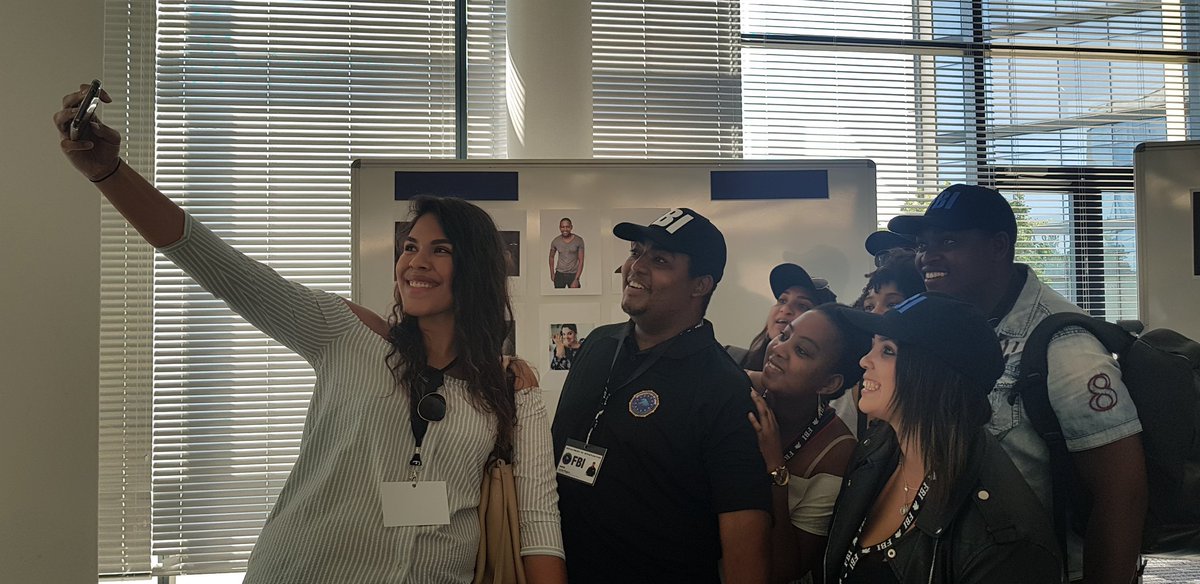 MNet's tweet image. Ready to crack the case. #teamwork #MNetCaseFile 🔍