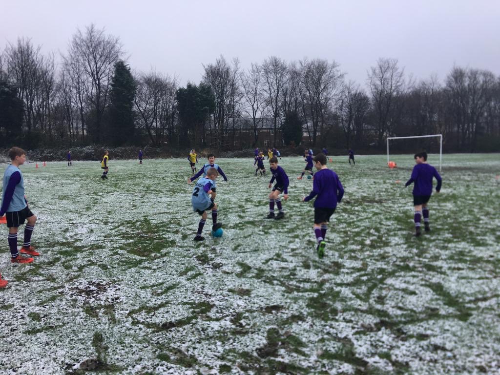 tsc_pedance's tweet image. 8KPE braving the Bolton microclimate. #resilience. #snowproblem.