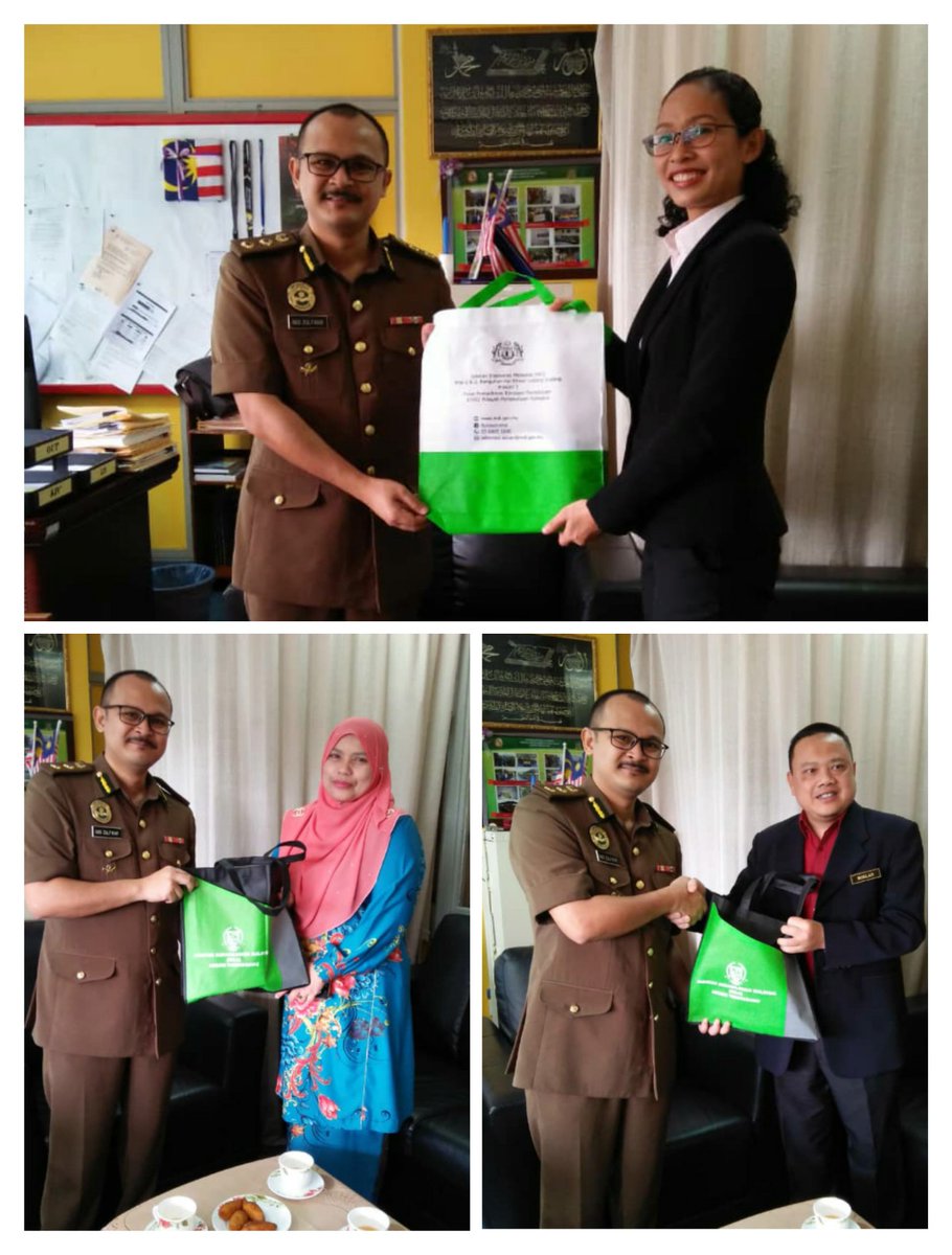 relaterengganu's tweet photo. Perjumpaan PRN @abgzulfikar dan Pengarah Insolvensi, Pn.Suzanne Anak Tiyon Bimen, 23/1/19 bertempat di Pejabat @RELA_Terengganu. Turut hadir, Timbalan dan KPT Insolvensi.
@relamalaysia
@zulkifliabidin @kamarudin_rapig @Roslannong https://t.co/uAJv6fkSiJ