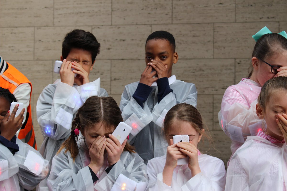 [LOOK BACK OVER 2018] POLLUTION EXPLORERS by <a href="/LingQL/">Ling Tan</a> &amp; <a href="/hack_air/">hackAIR</a> project. An exploration of #airquality issues through people’s subjective perception and wearable technology bit.ly/2Du9XAW #wearables #smartcity #communitypowered